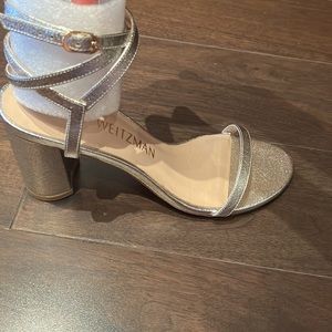 STUART WEITZMAN Marinda Block Strappy Metallic Heeled Sandal. Size 8.
